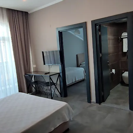 شقة فندقية لارا بيتش هومز 3*