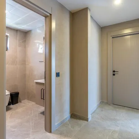 Lara Homes 公寓式酒店 3*