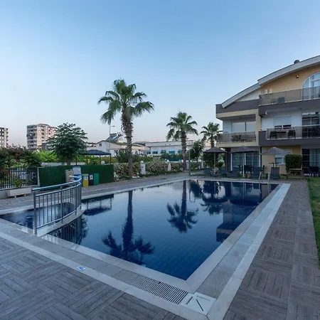 Lara Homes Apartahotel