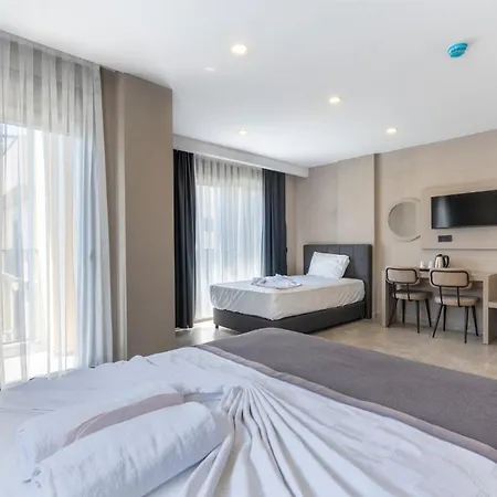 מלון דירות Lara Homes 3*