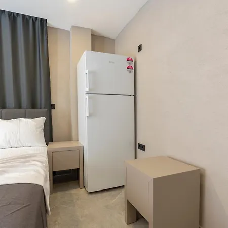 מלון דירות Lara Homes 3*