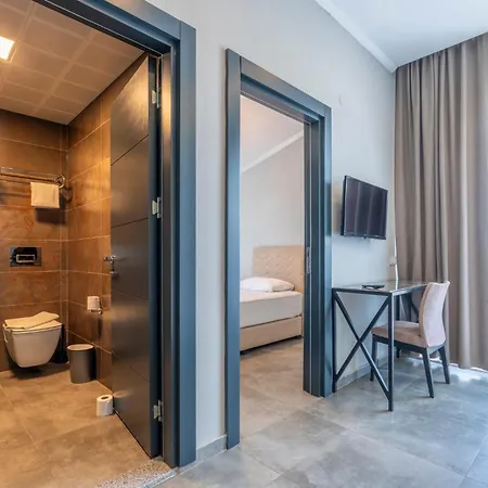 מלון דירות Lara Homes 3*